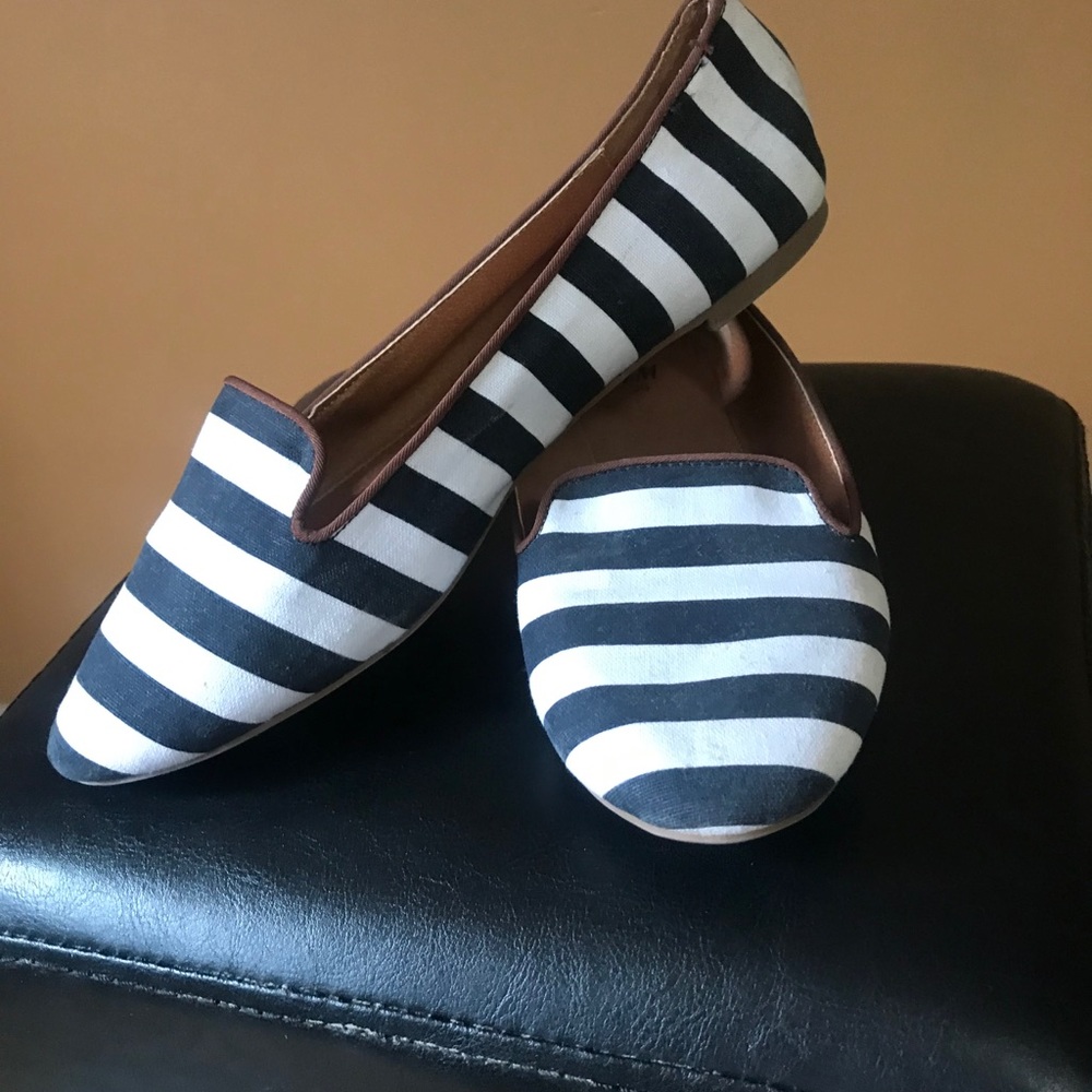 H&M White & Navy Striped Flats